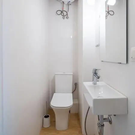Апартаменти Modern And Calm 2bdrm In Centre